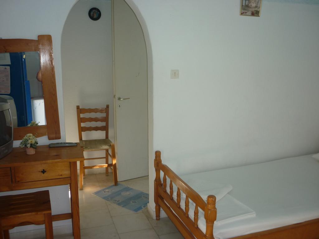 Agios Antonios Hotel Perissa  Room photo